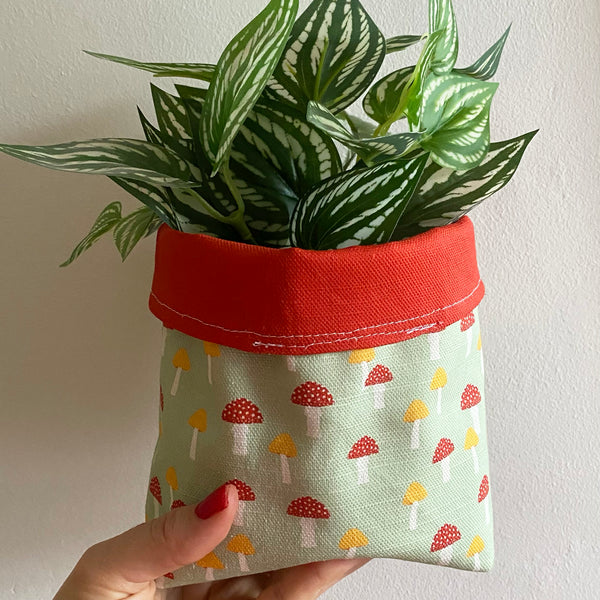 Small Plant cosy or basket | Mushroom print