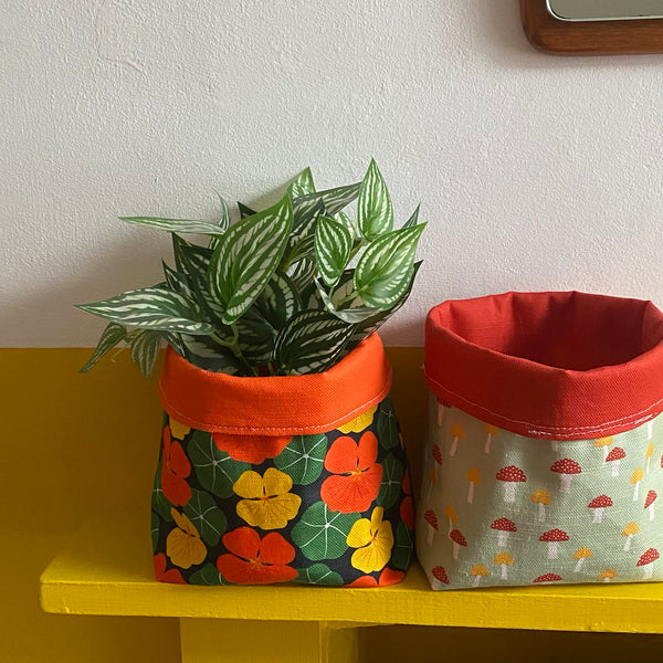 Plant cosy or basket | Nasturtium print