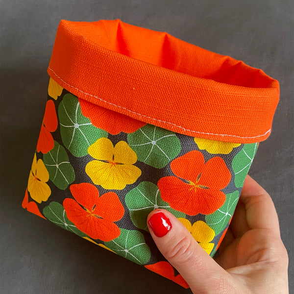 Plant cosy or basket | Nasturtium print