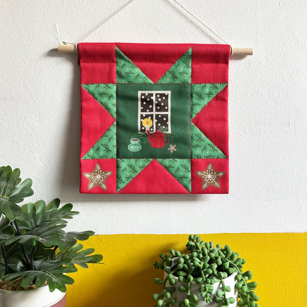 Mini quilt wall hanging | Cosy Christmas