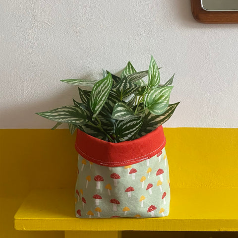 Small Plant cosy or basket | Mushroom print