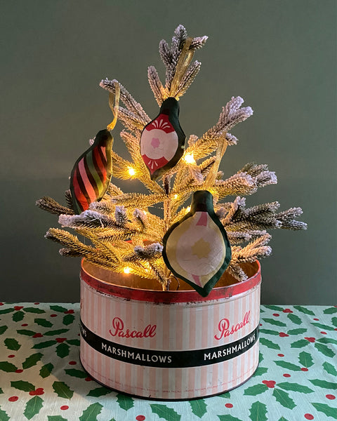 Make Your Own Set of Vintage Bauble Christmas Tree Decorations