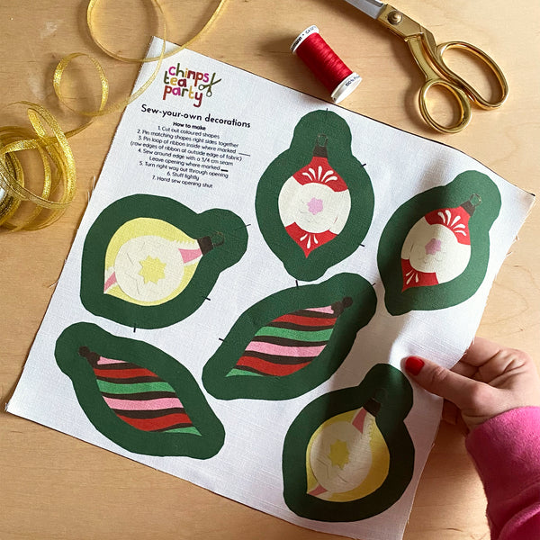 Make Your Own Set of Vintage Bauble Christmas Tree Decorations
