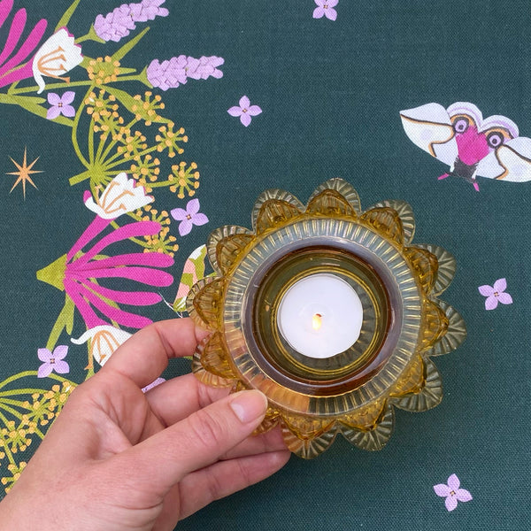 Vintage yellow glass ashtray / candle holder | flower design